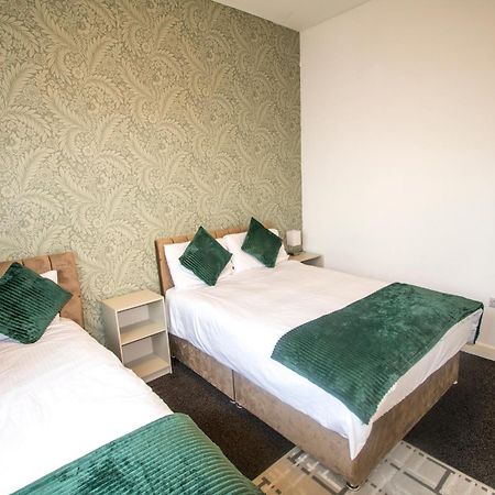 Ideal For Groups - 2 Bedroom Apartment - Free Parking, Transit Links, Close To Stadiums 曼彻斯特 外观 照片