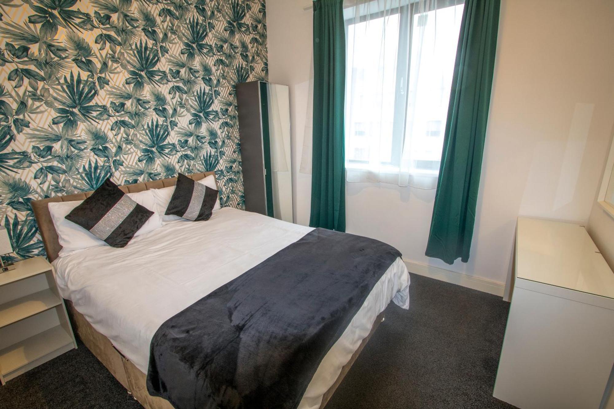 Ideal For Groups - 2 Bedroom Apartment - Free Parking, Transit Links, Close To Stadiums 曼彻斯特 外观 照片